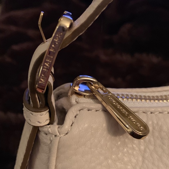 Michael Kors Mini Bag - Picture 4 of 6